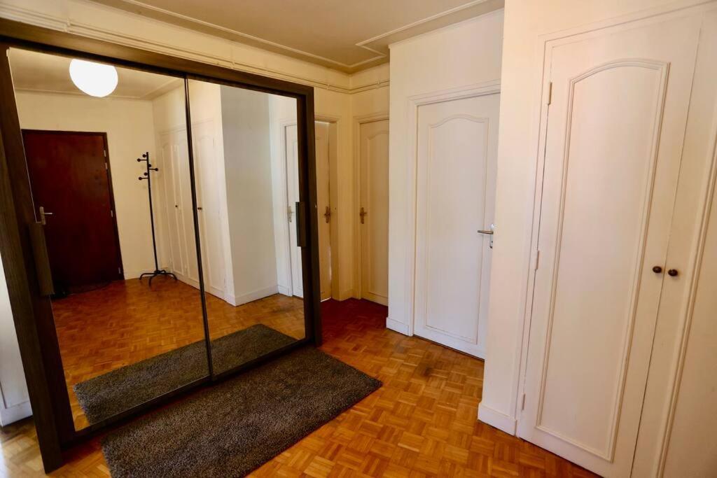 Joli Appartement Centre-Ville Брест Экстерьер фото
